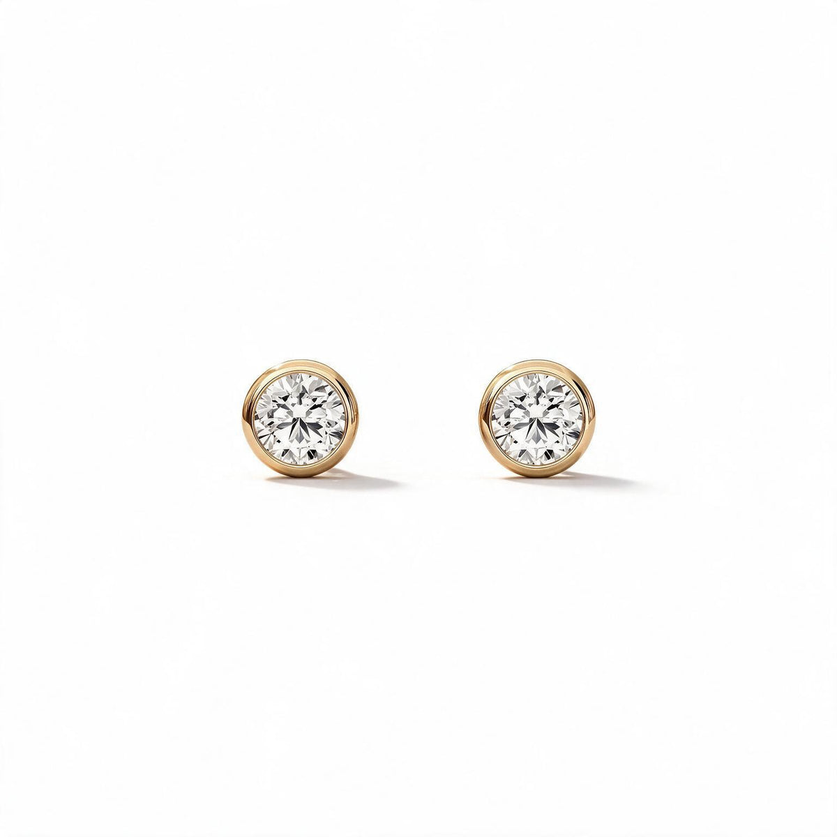 Solea Round Studs