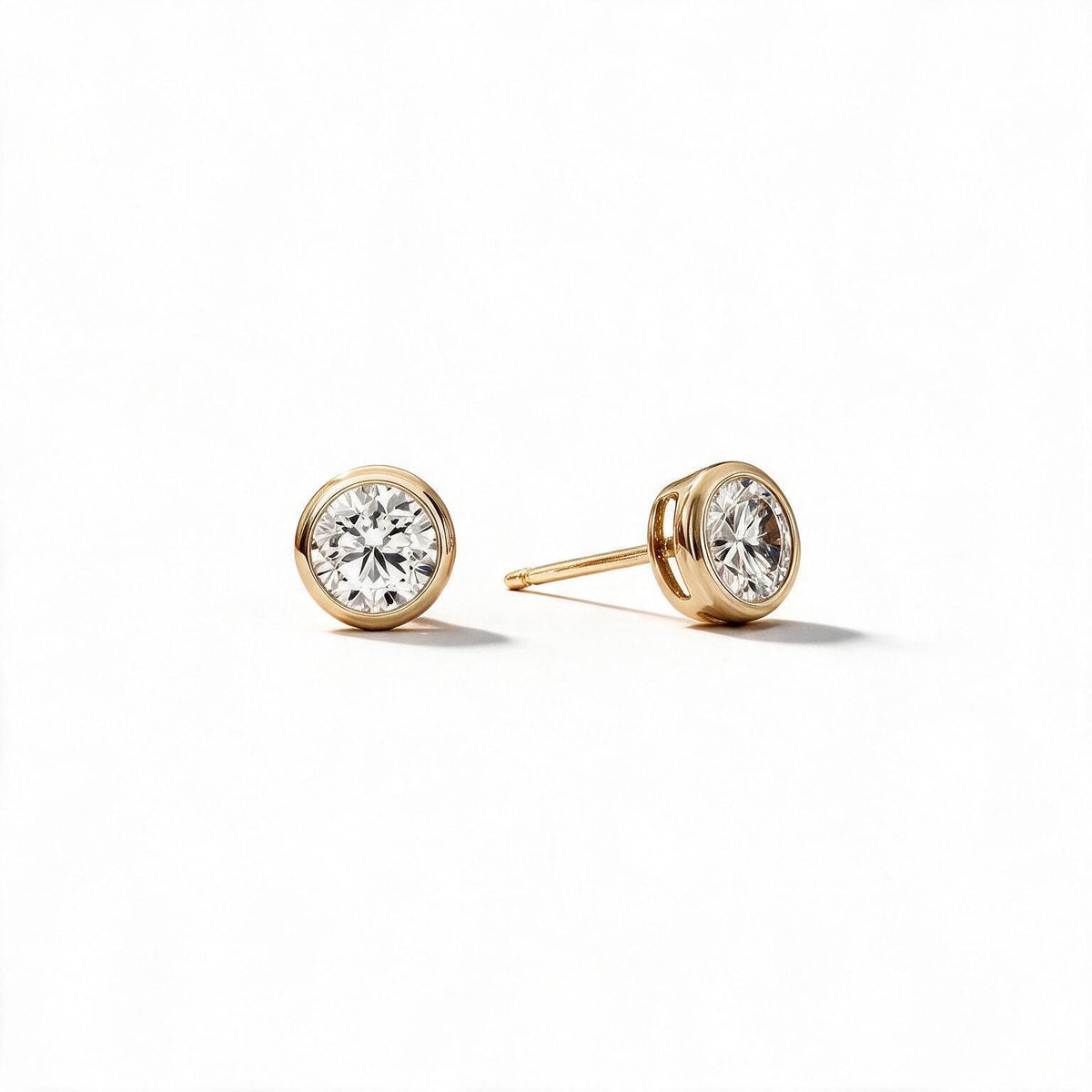 Solea Round Studs
