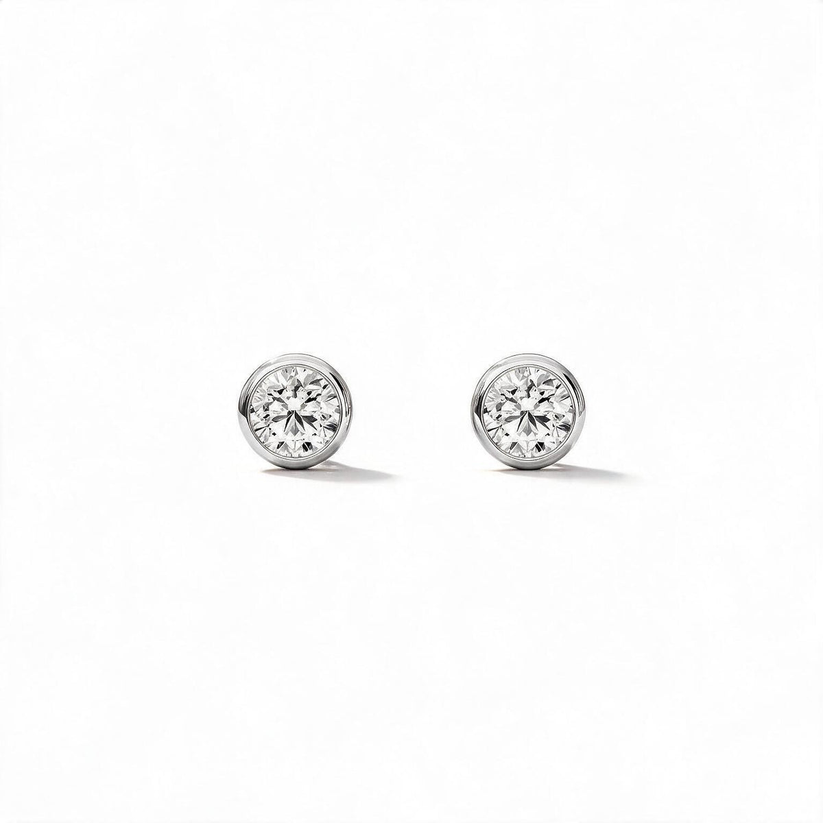 Solea Round Studs