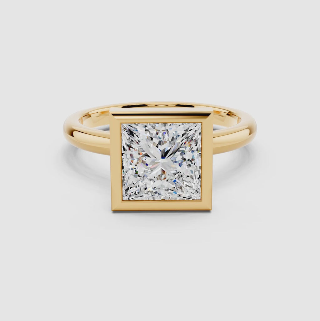 Avera Princess Frame Ring