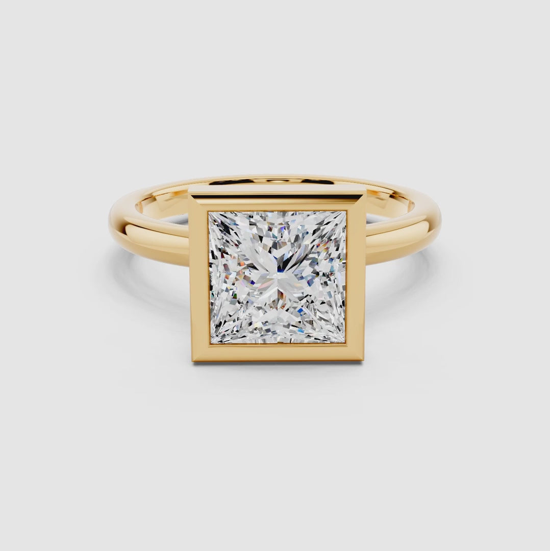 Avera Princess Frame Ring