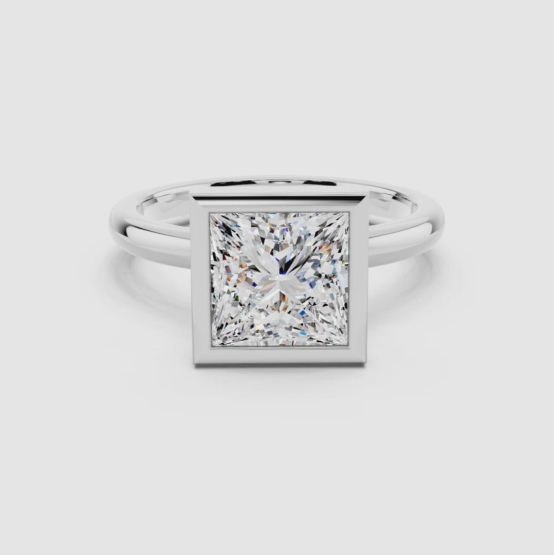 Avera Princess Frame Ring