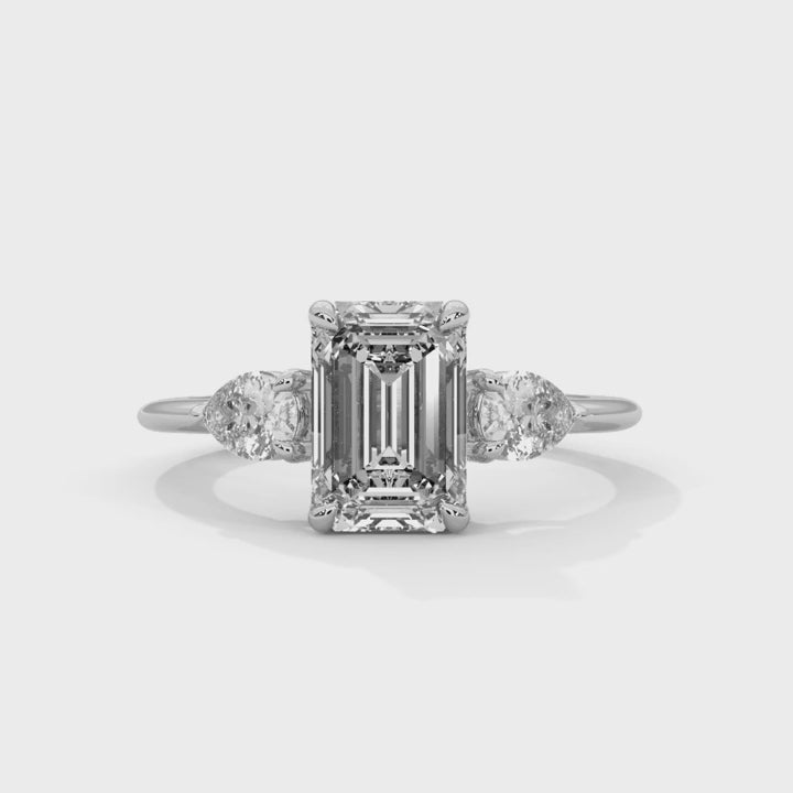 Veyra Emerald Trinity Ring
