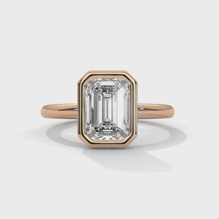 Veyra Emerald Frame Ring