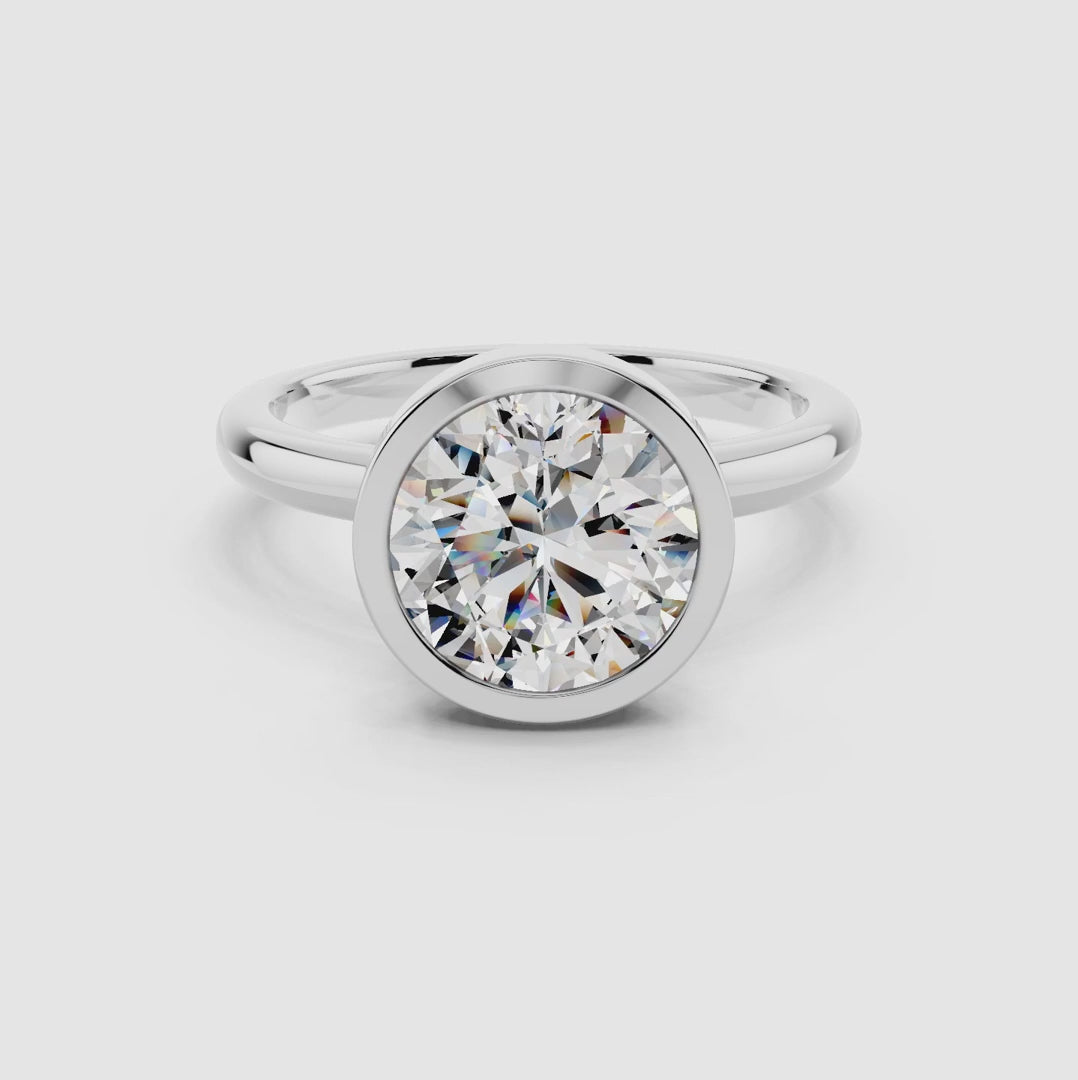 Oria Round Frame Ring