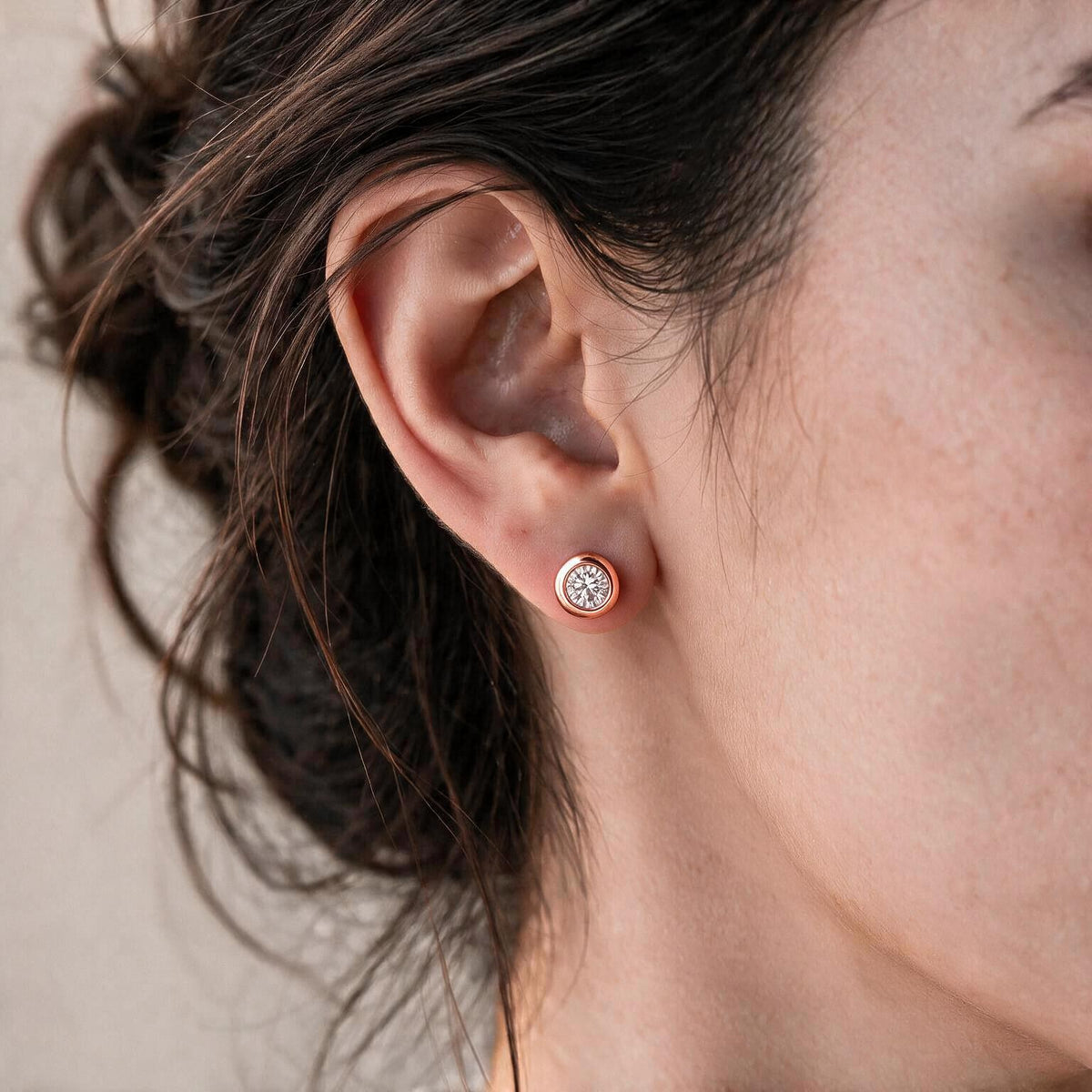 Solea Round Studs